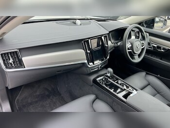 Used Volvo V90 2024 for sale - 77401408: Photo