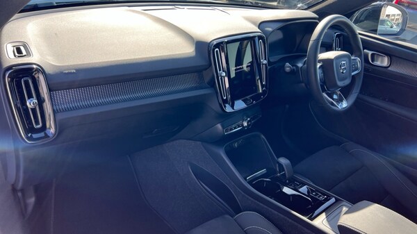 Used Volvo XC40 2025 for sale - 75481087: Photo 4