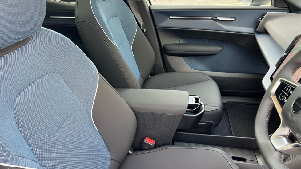 Used Volvo EX30 2025 for sale - 76458881: Photo 9