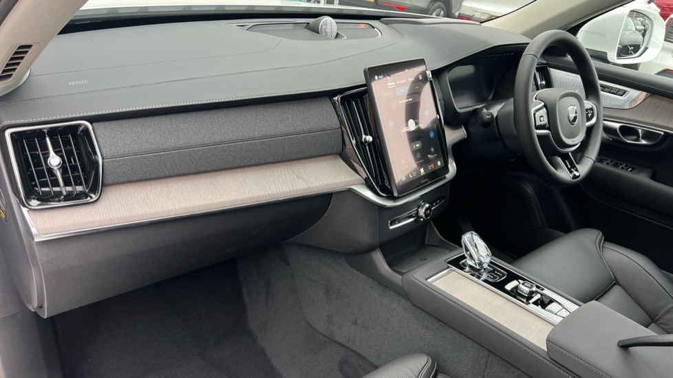 Used Volvo XC90 2025 for sale - 77353684: Photo 4