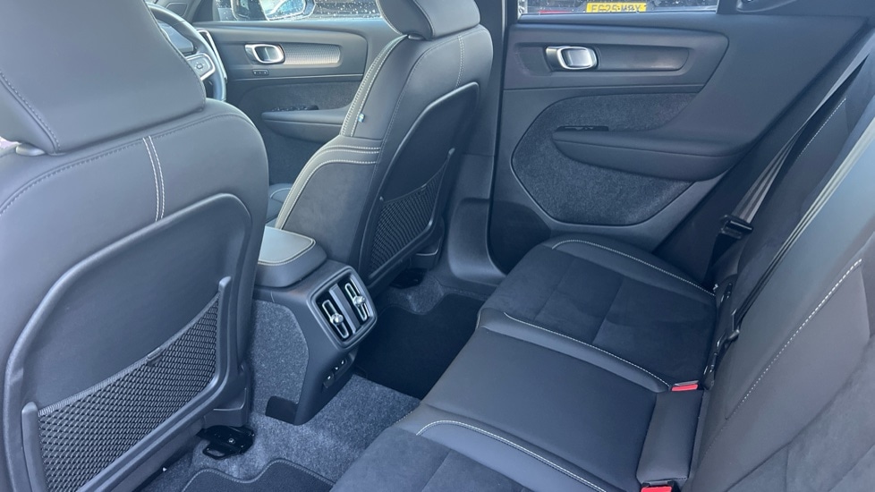 Used Volvo XC40 2025 for sale - 76872846: Photo 10