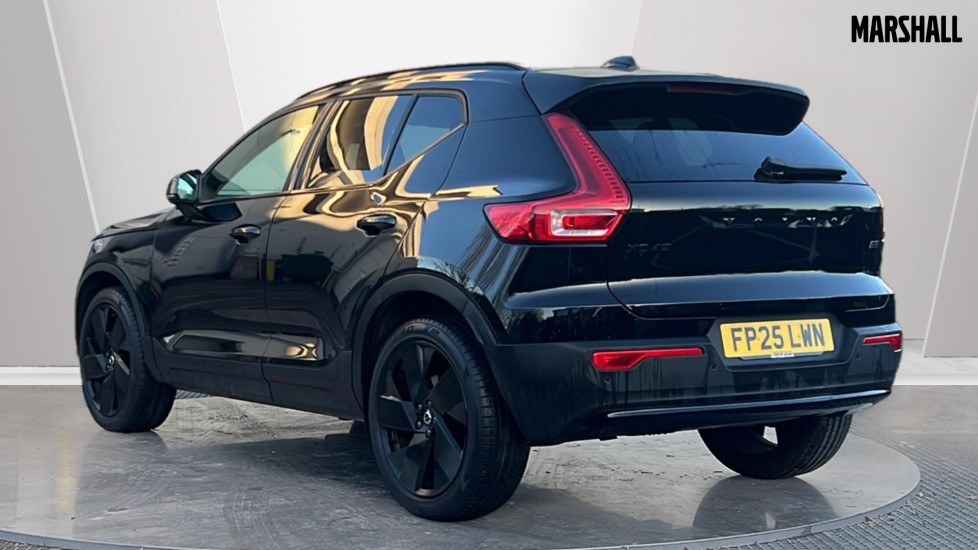 Used Volvo XC40 2025 for sale - 76872846: Photo 2
