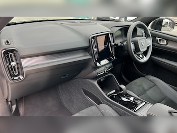 Used Volvo XC40 2025 for sale - 75481058: Photo