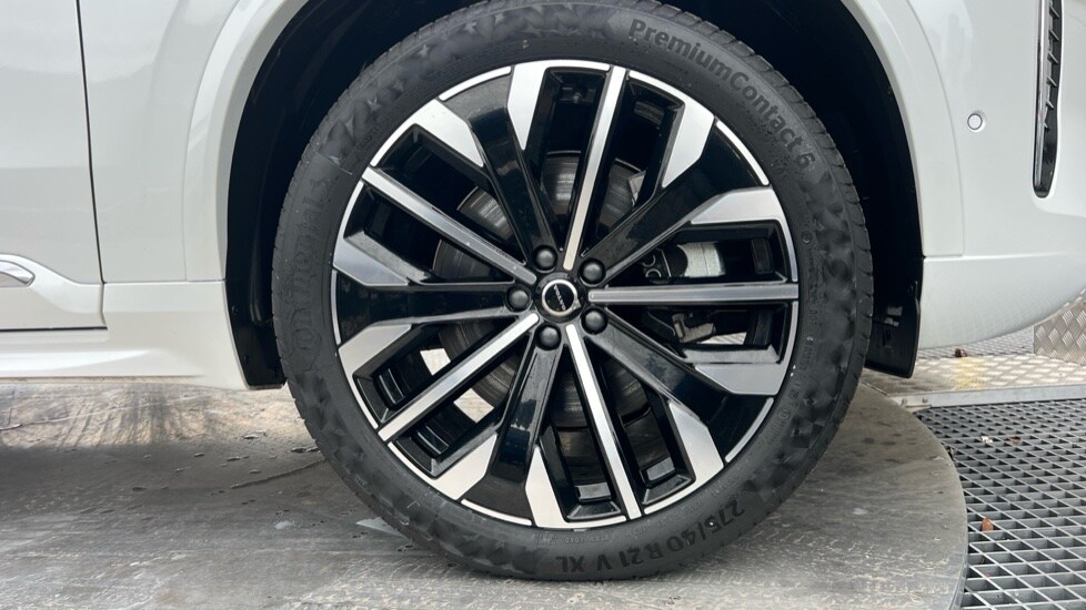 Used Volvo XC90 2025 for sale - 77706379: Photo 9