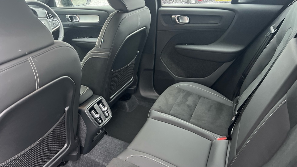 Used Volvo XC40 2025 for sale - 76874318: Photo 10