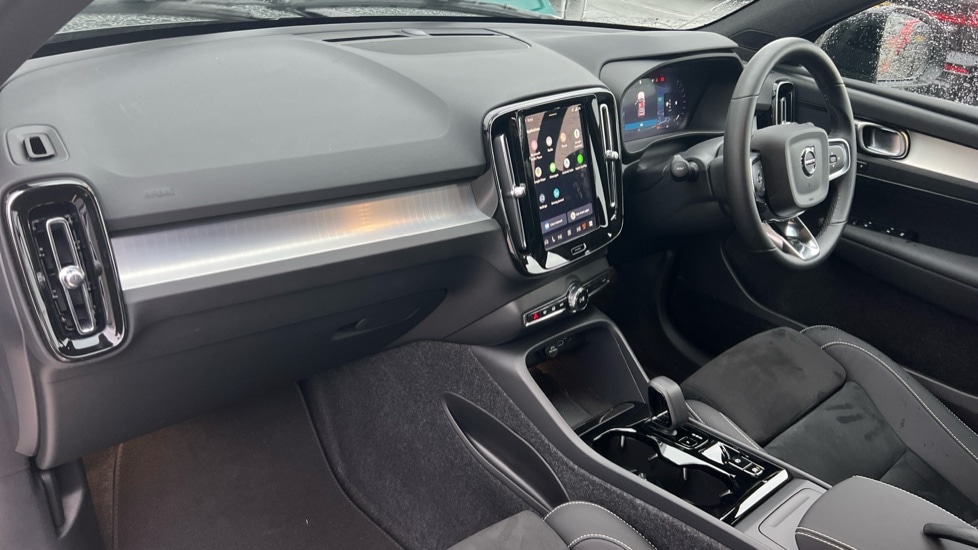 Used Volvo XC40 2025 for sale - 76874318: Photo 4