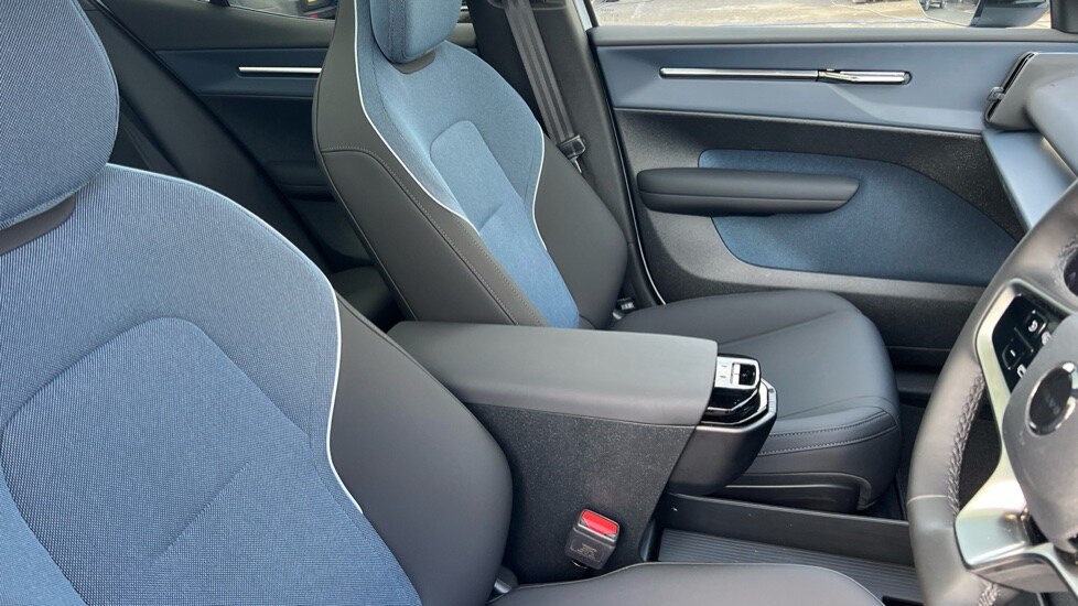 Used Volvo EX30 2025 for sale - 77346827: Photo 9