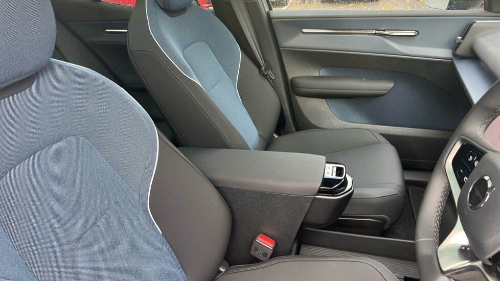 Used Volvo EX30 2025 for sale - 76350918: Photo 9