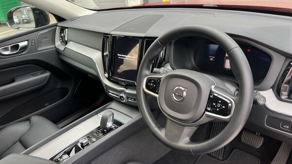 Used Volvo XC60 2025 for sale - 76172397: Photo 5