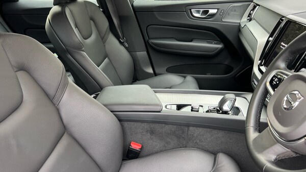 Used Volvo XC60 2025 for sale - 76172397: Photo 9