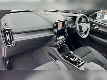 Used Volvo XC40 2025 for sale - 76033767: Photo 4