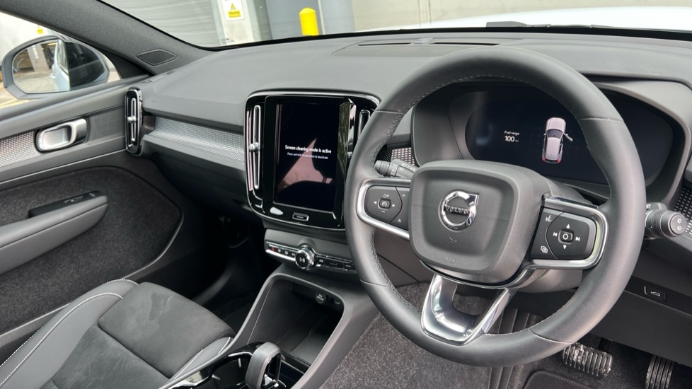 Used Volvo XC40 2025 for sale - 76033767: Photo 5