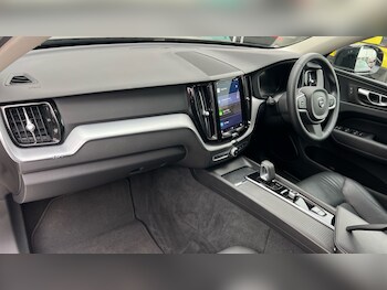 Used Volvo XC60 2022 for sale - 76203735: Photo 4