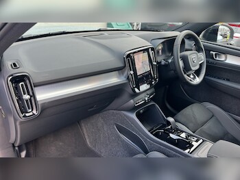Used Volvo XC40 2025 for sale - 77145775: Photo
