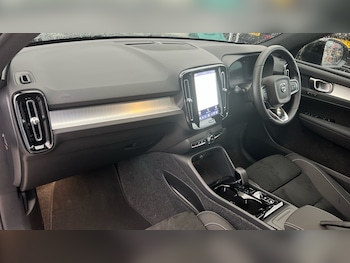 Used Volvo XC40 2025 for sale - 76479700: Photo