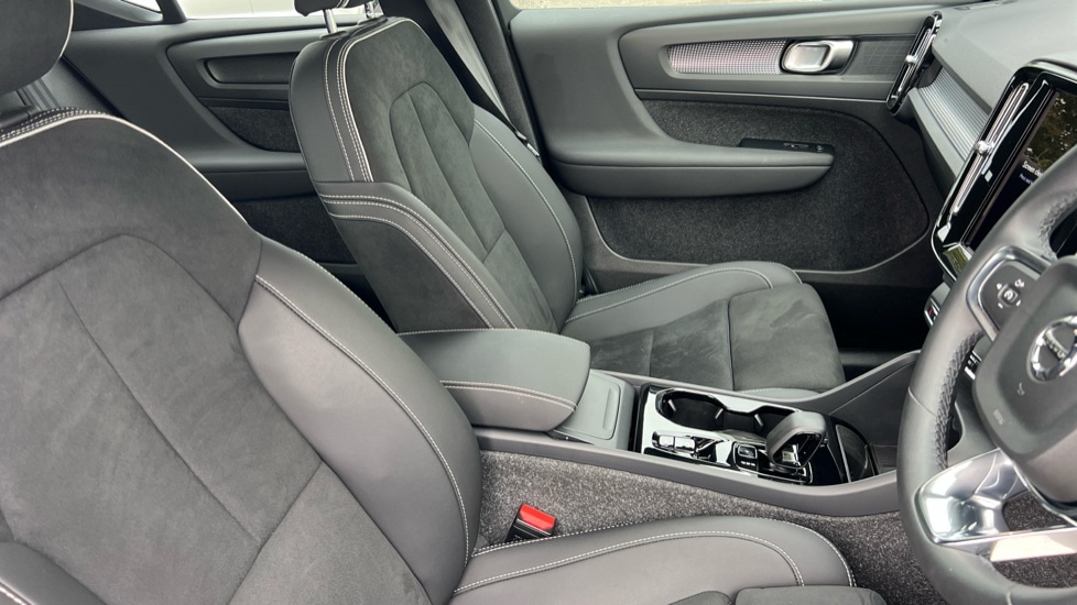 Used Volvo XC40 2025 for sale - 76870748: Photo 9