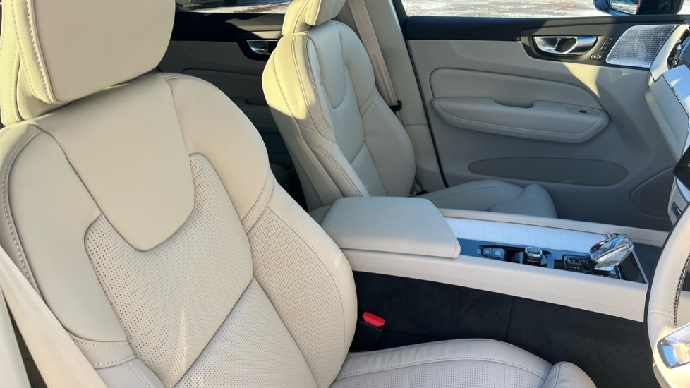 Used Volvo XC60 2025 for sale - 77618969: Photo 9