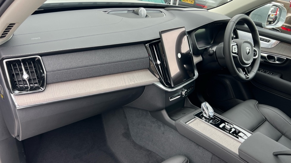 Used Volvo XC90 2025 for sale - 76731431: Photo 4