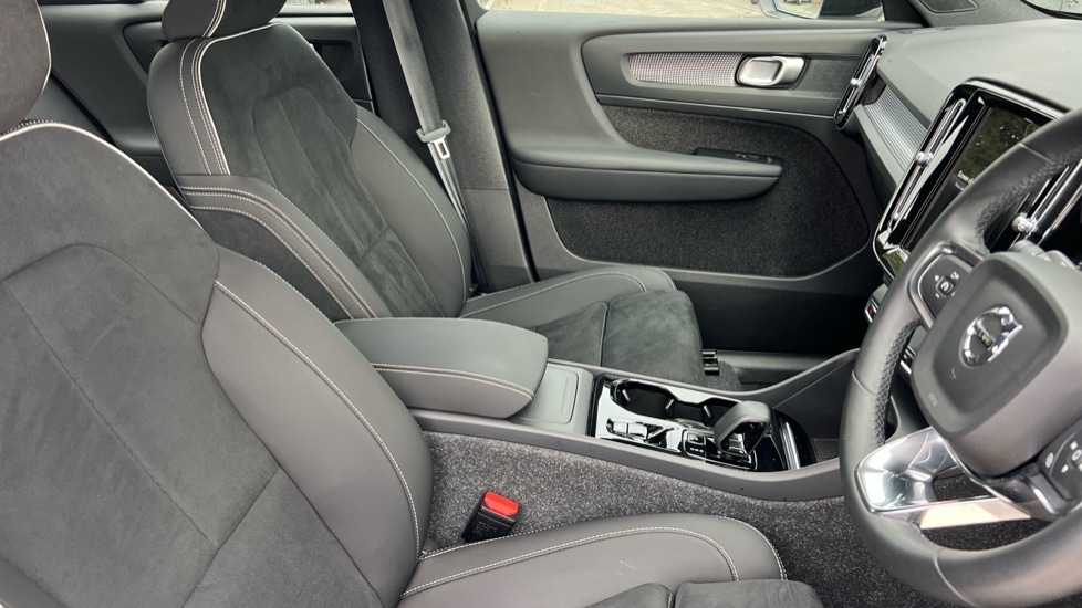 Used Volvo XC40 2025 for sale - 76868606: Photo 9