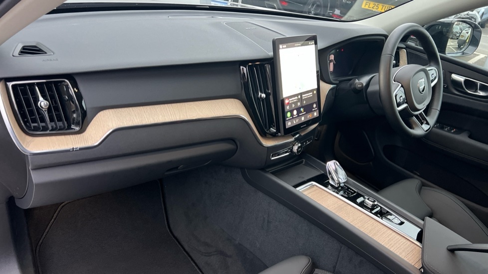 Used Volvo XC60 2025 for sale - 77261493: Photo 4