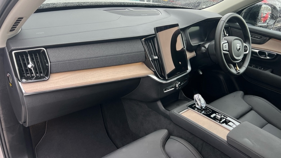 Used Volvo XC90 2025 for sale - 76915083: Photo 4