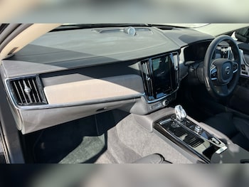 Used Volvo V90 2025 for sale - 75481141: Photo