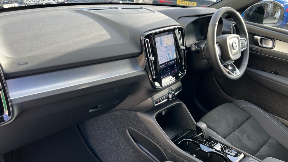 Used Volvo XC40 2025 for sale - 76874306: Photo 4