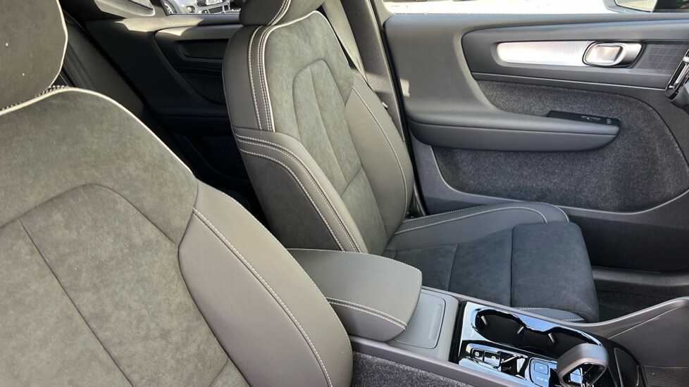 Used Volvo XC40 2025 for sale - 76874306: Photo 9