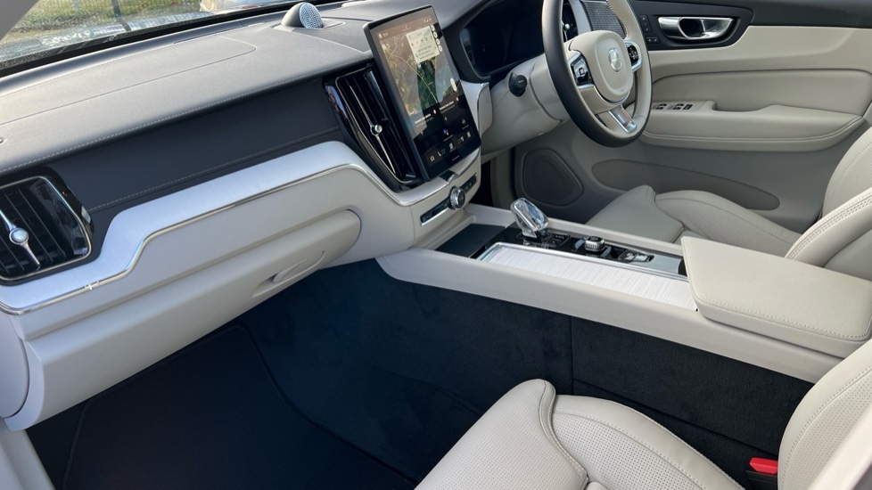 Used Volvo XC60 2025 for sale - 77552237: Photo 4