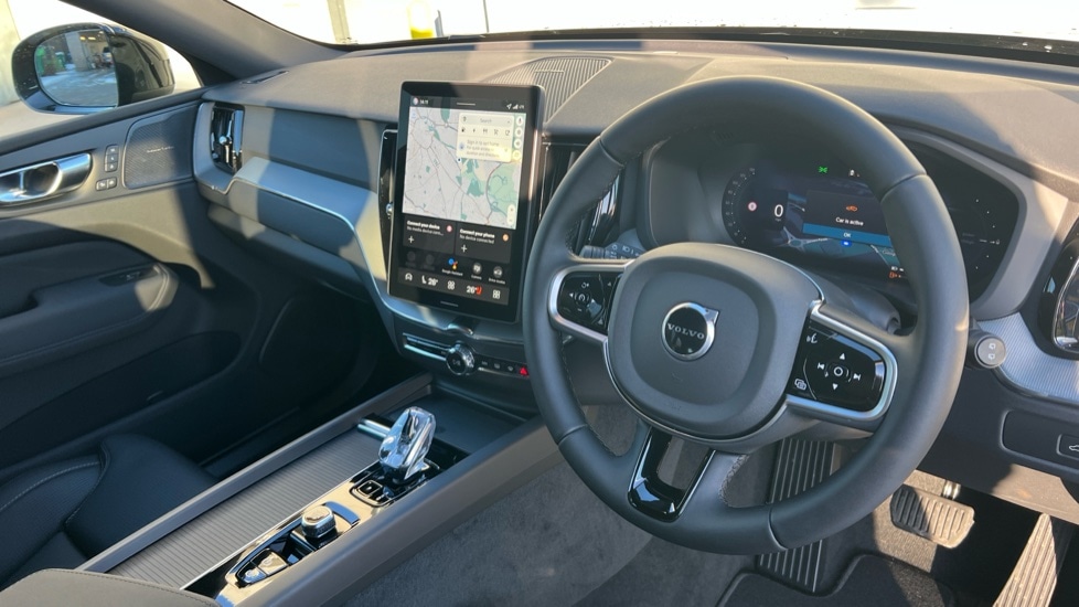 Used Volvo XC60 2025 for sale - 77075704: Photo 5