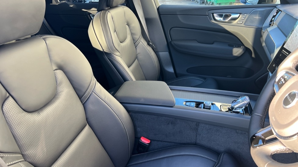 Used Volvo XC60 2025 for sale - 77075704: Photo 9