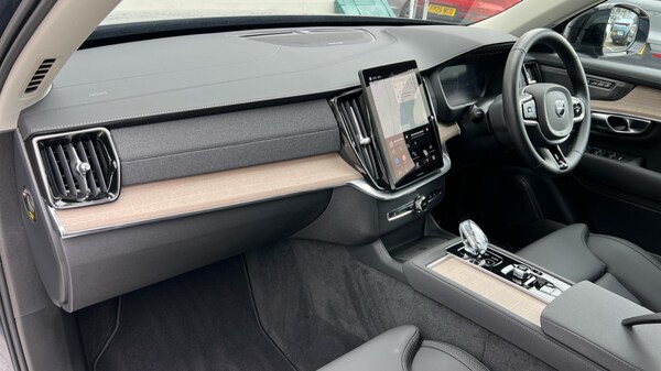 Used Volvo XC90 2024 for sale - 76203991: Photo 4