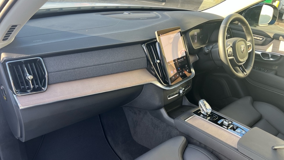 Used Volvo XC90 2025 for sale - 76872939: Photo 4