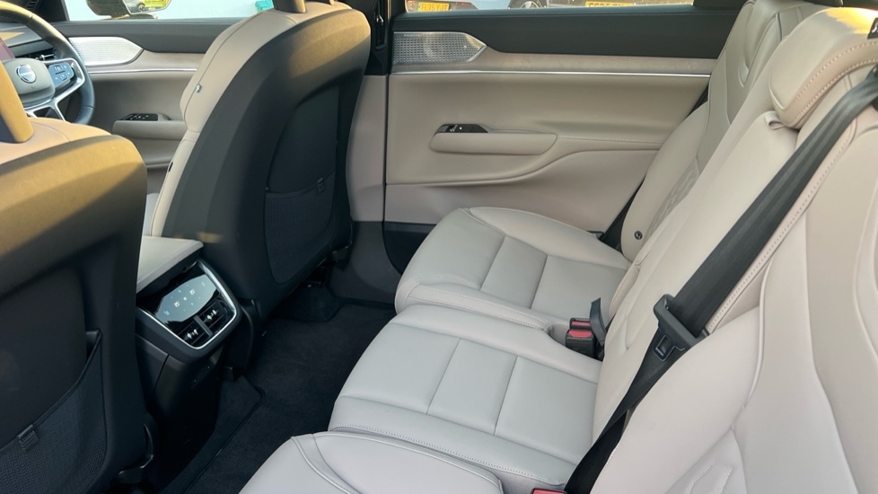 Used Volvo EX90 2025 for sale - 77145762: Photo 10