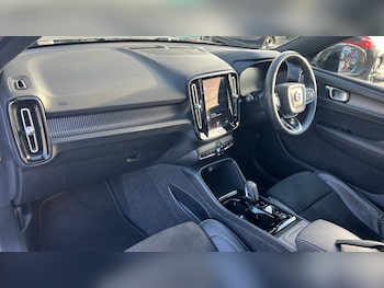 Used Volvo XC40 2021 for sale - 76487507: Photo
