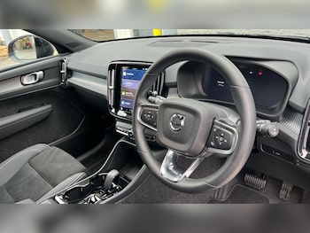 Used Volvo XC40 2025 for sale - 77512595: Photo