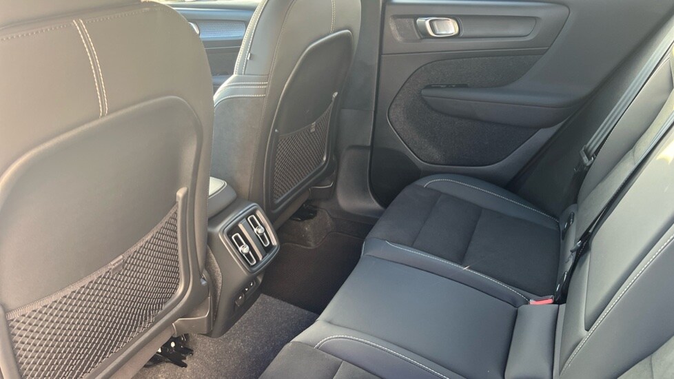 Used Volvo XC40 2023 for sale - 76731427: Photo 10