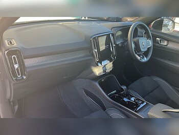 Used Volvo XC40 2023 for sale - 76731427: Photo