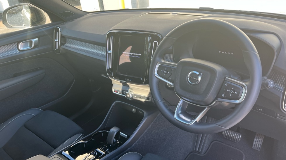 Used Volvo XC40 2023 for sale - 76731427: Photo 5