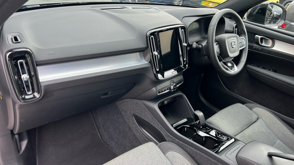 Used Volvo XC40 2023 for sale - 75943179: Photo 4