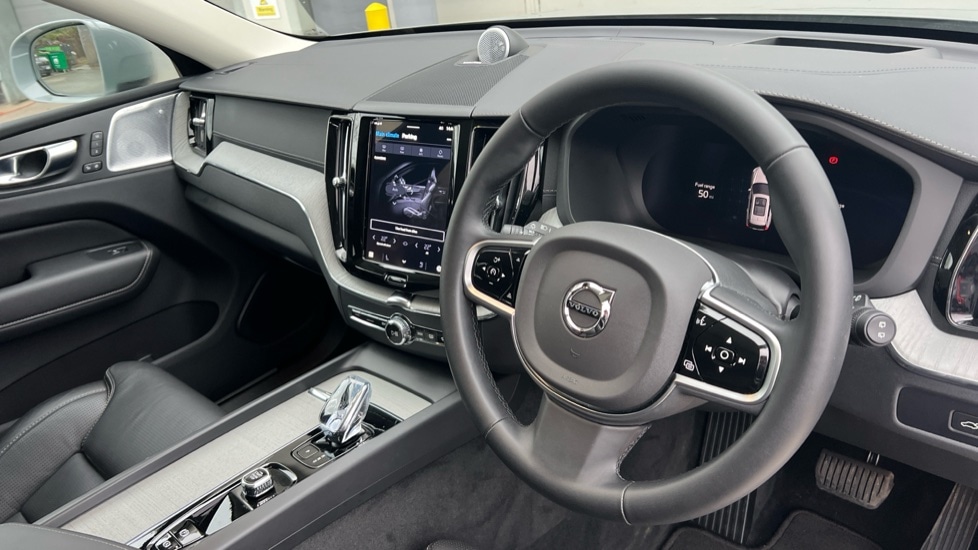 Used Volvo XC60 2025 for sale - 77372957: Photo 4