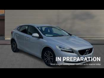 2017 - T2 [122] Momentum 5dr