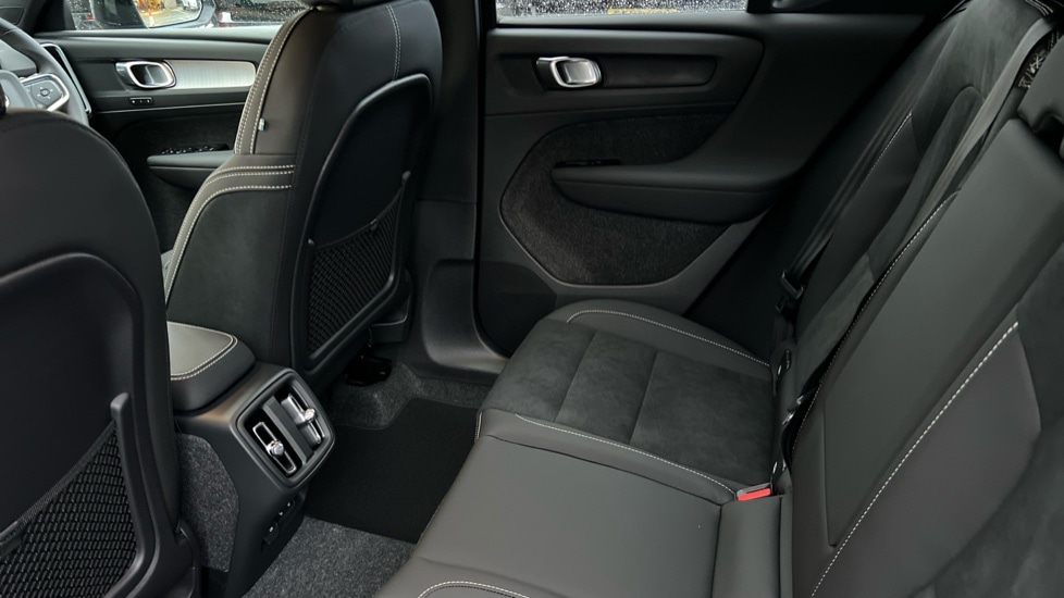 Used Volvo XC40 2025 for sale - 76874289: Photo 10