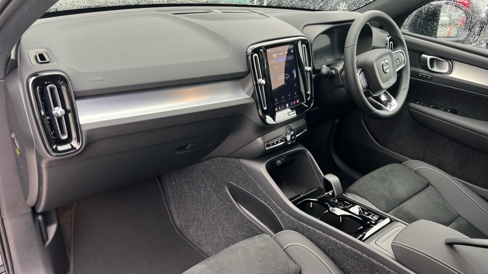 Used Volvo XC40 2025 for sale - 76874590: Photo 4