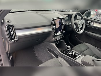 Used Volvo XC40 2025 for sale - 76874590: Photo