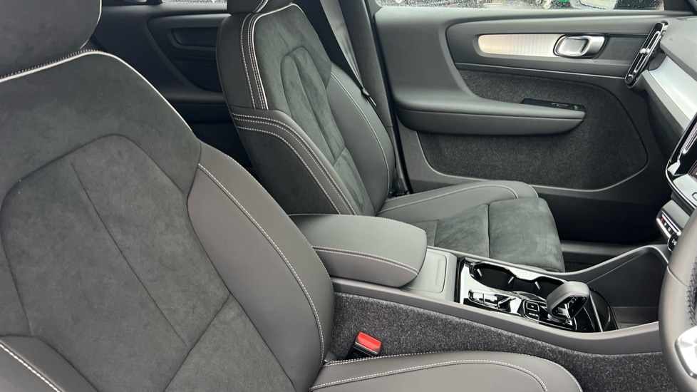 Used Volvo XC40 2025 for sale - 76874590: Photo 9