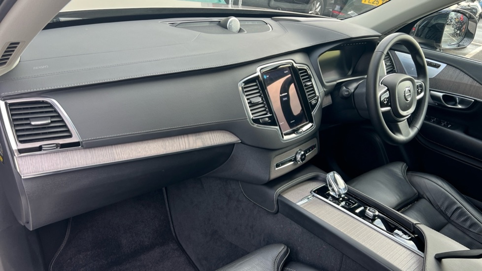 Used Volvo XC90 2023 for sale - 77133847: Photo 4