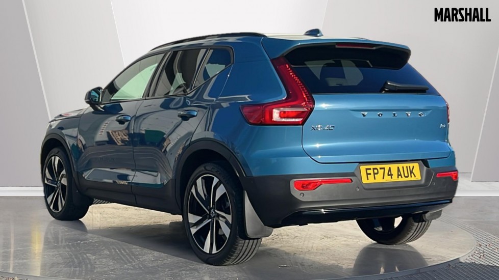 Used Volvo XC40 2024 for sale - 76873456: Photo 2