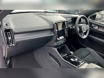 Used Volvo XC40 2025 for sale - 75722369: Photo