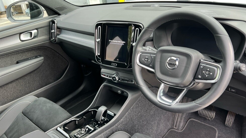Used Volvo XC40 2025 for sale - 75722369: Photo 5